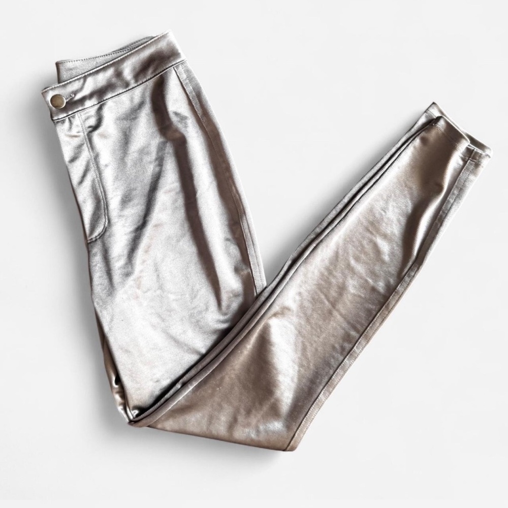 SKIMS Silver Jeggings with Sleek Design